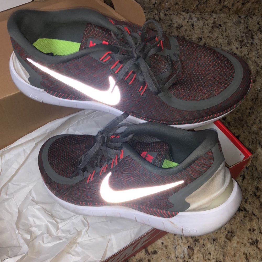 Nike - Picture 3 of 6